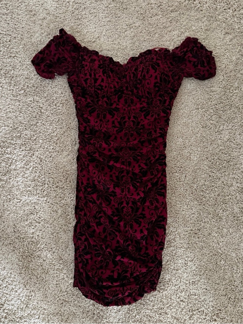 privy Burgundy and Black Velvet-Print One-Shoulder Bodycon Dress